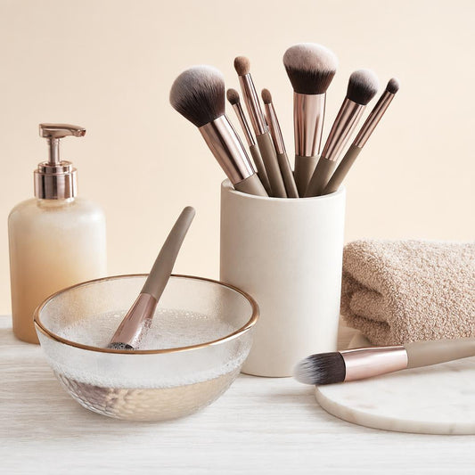 Deep Clean Premium Synthetic Brushes: Pro Guide 2026 — ENCANTO