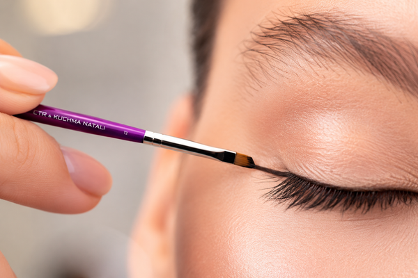 Professional Angled Brow Brush – Synthetic Bristles