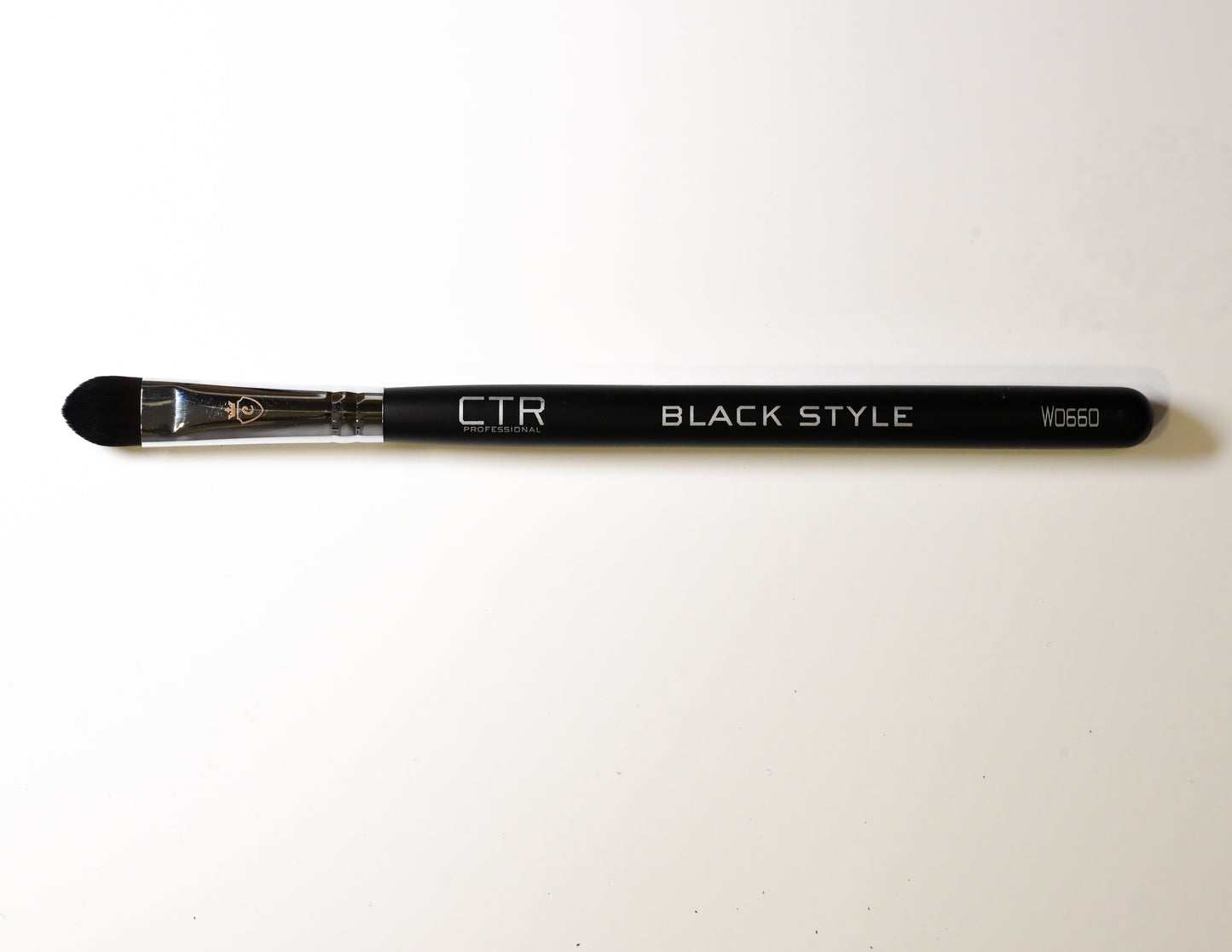 CTR W0660 small concealer cream shadow brush Black Style full view horizontal white background dense synthetic rounded tip — CTR Professional
