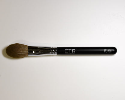 Precision Highlighter Brush for Under-Eye Setting & Face Glow