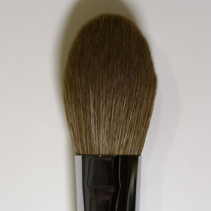 Precision Highlighter Brush for Under-Eye Setting & Face Glow