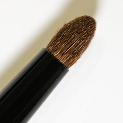 Squirrel Hair Precision Crease Blending Brush W0188