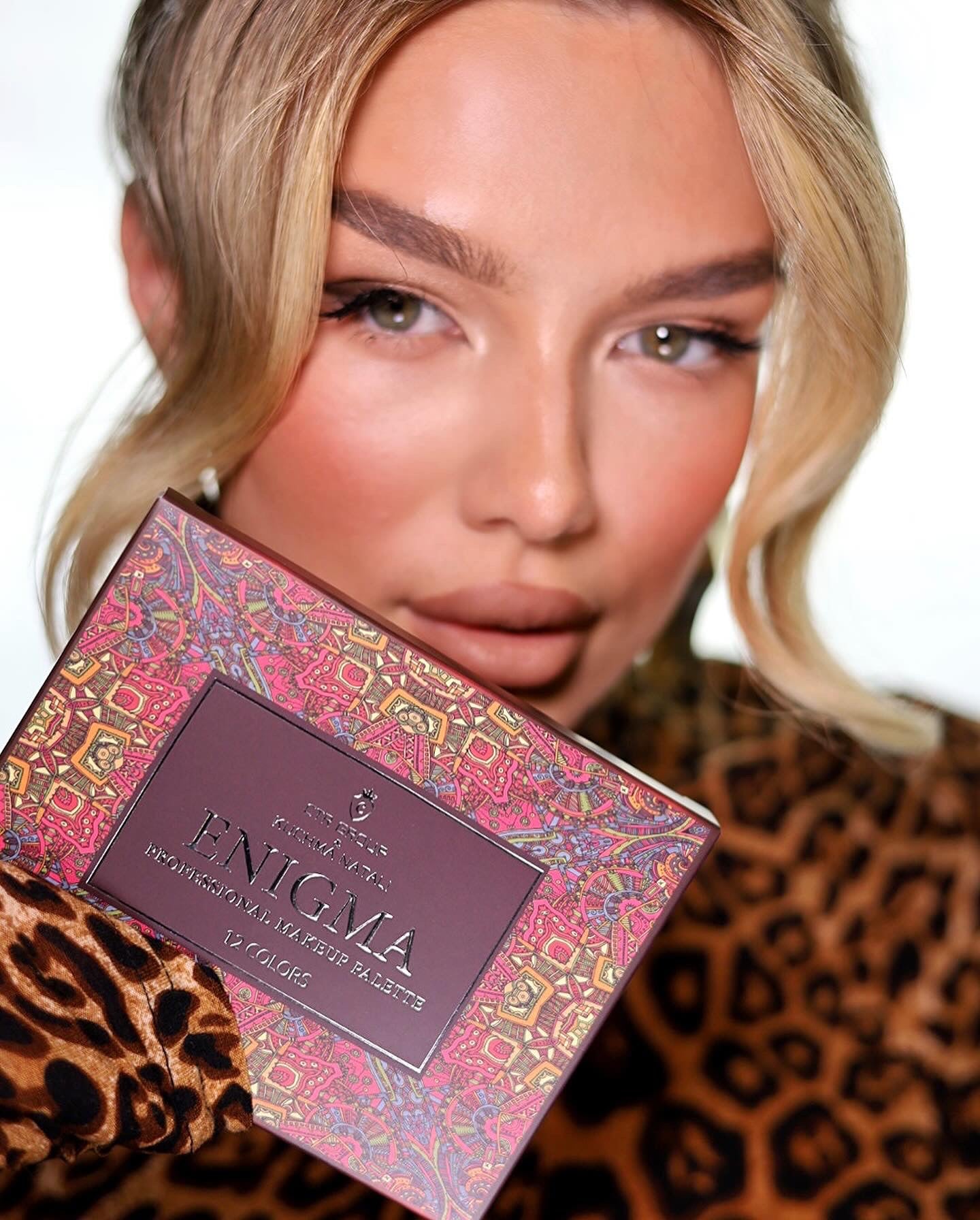 Eye Shadow Palette CTR Group — Enigma E500 · Barocco B700 · Vintage V800 by ENCANTO