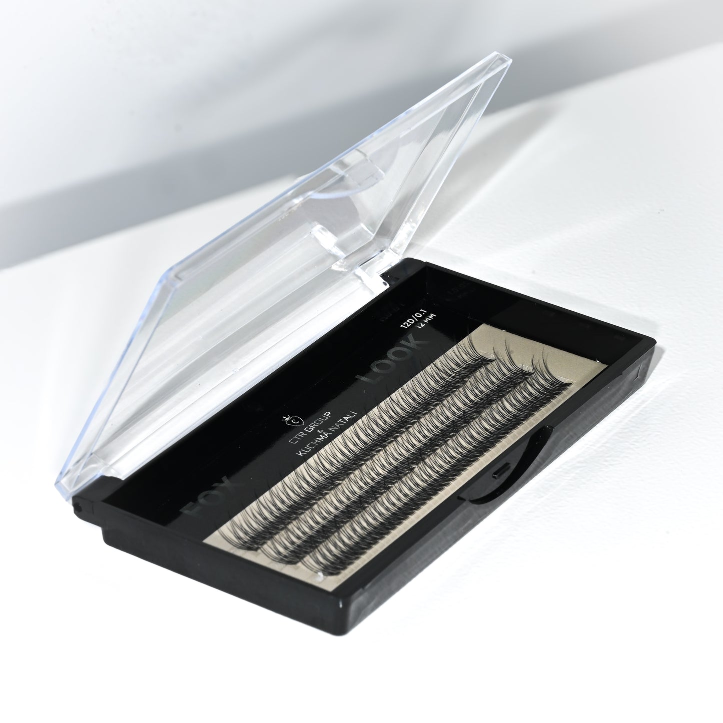 Fox Look 12mm – False Eyelashes for a Sultry Cat-Eye Effect