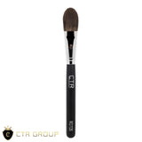 Under-Eye & Highlighter Brush