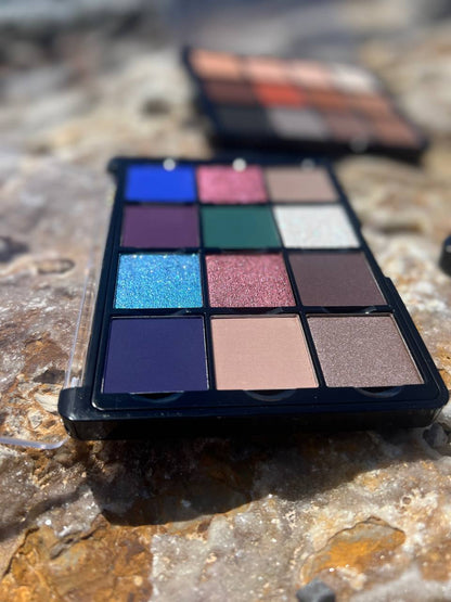Multichrome Eyeshadow Palette for Color-Shifting Eye Looks - Vintage