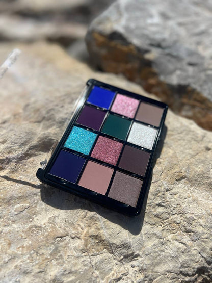 Multichrome Eyeshadow Palette for Color-Shifting Eye Looks - Vintage